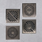 Verdickter Bodenablauf aus geruchshemmendem, grauem Edelstahl